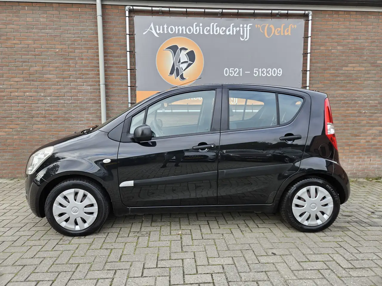Suzuki Splash 1.0 Trend — photo 1 of 18