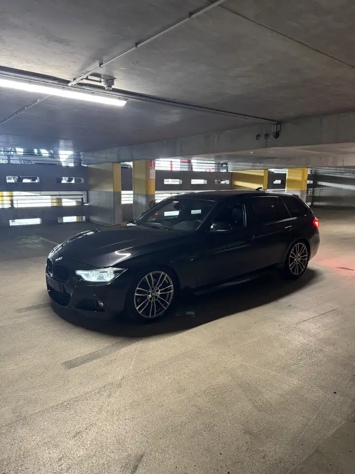 BMW 330 330d Touring Aut. M Sport — photo 1 of 10