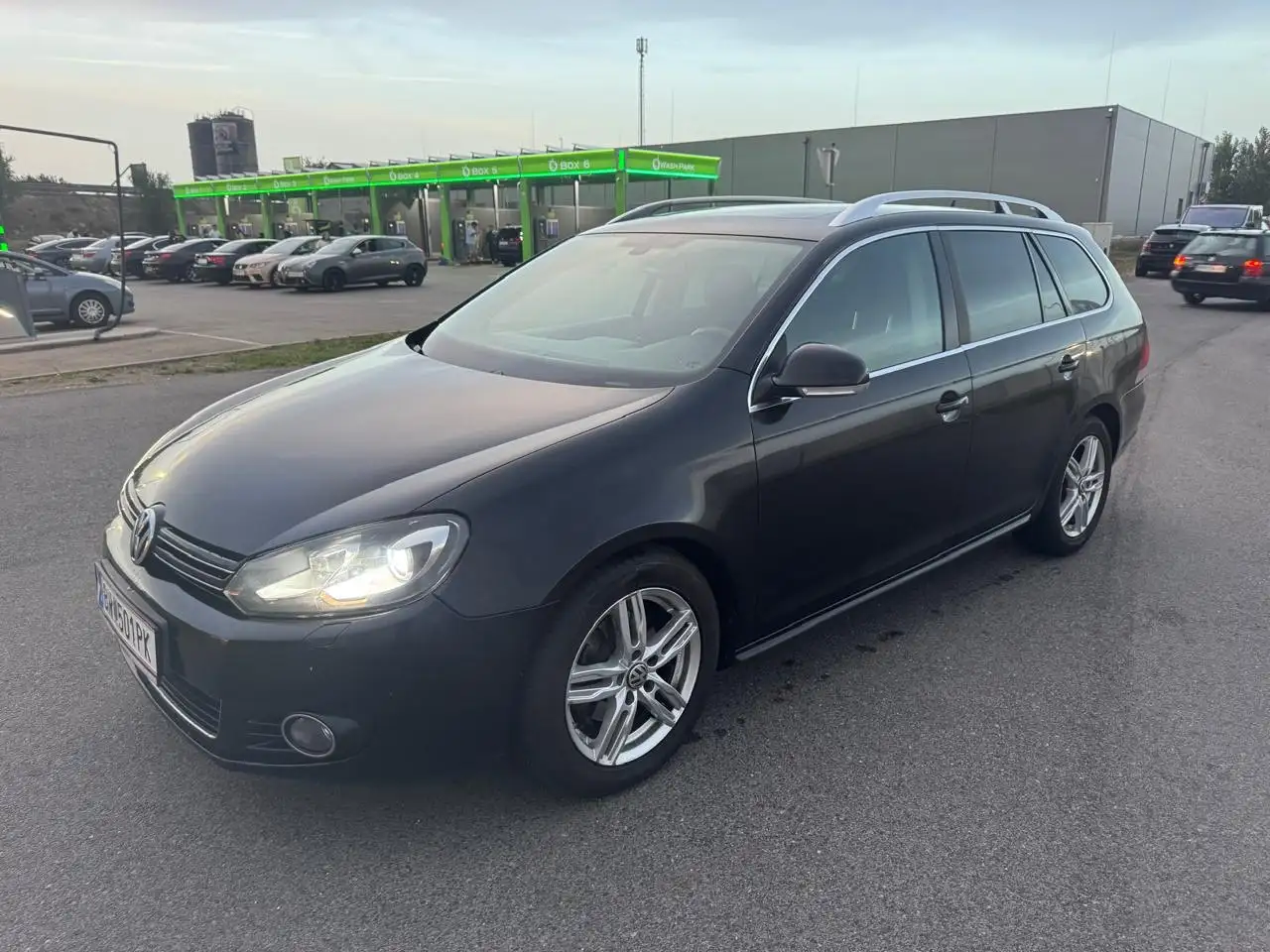 Volkswagen Golf Variant Highline 1,6 TDI DPF — photo 1 of 20
