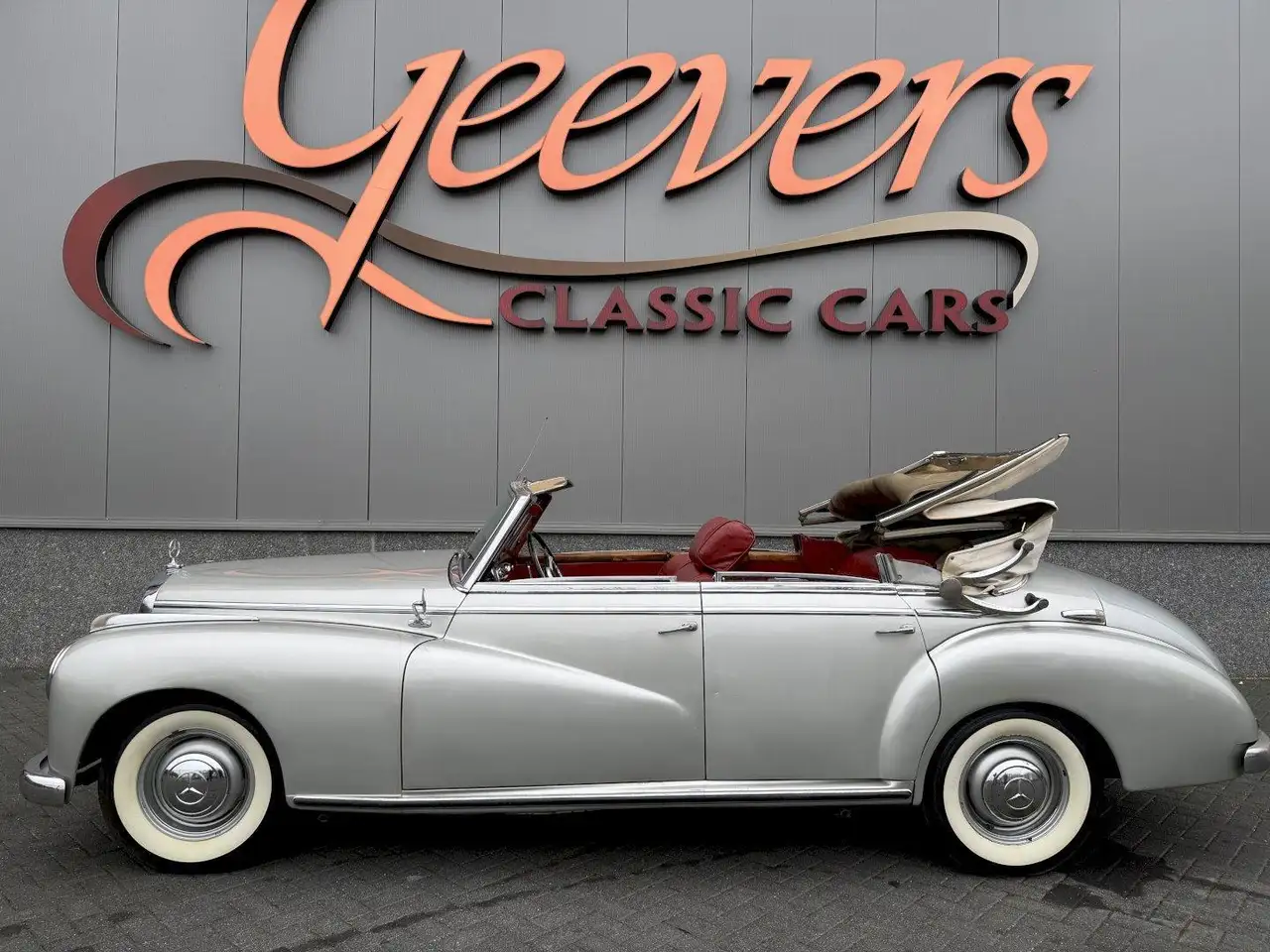 Mercedes-Benz 300 W186 Adenauer Cabriolet — photo 1 of 15