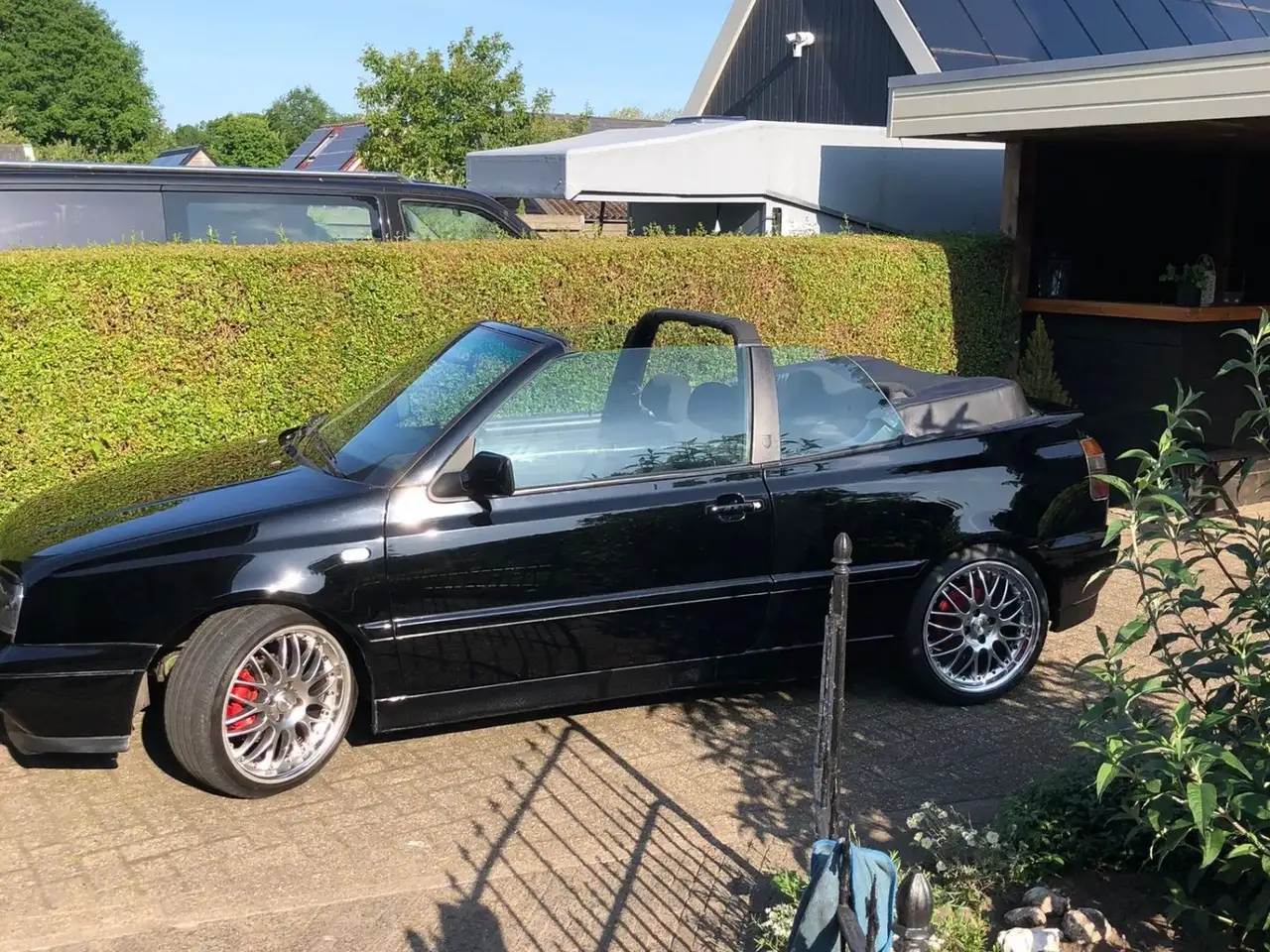 Volkswagen Golf Cabriolet 1.8 — photo 1 of 10