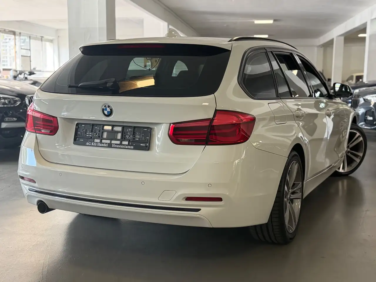 2019 BMW 318 d Sport Line Aut. PANO/HIFI/LED/MULTI, photograph 6