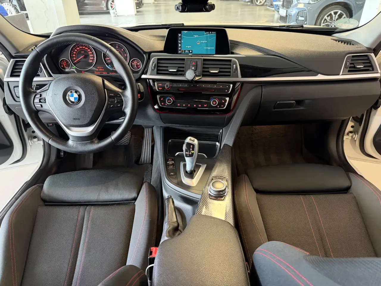 2019 BMW 318 d Sport Line Aut. PANO/HIFI/LED/MULTI, photograph 7