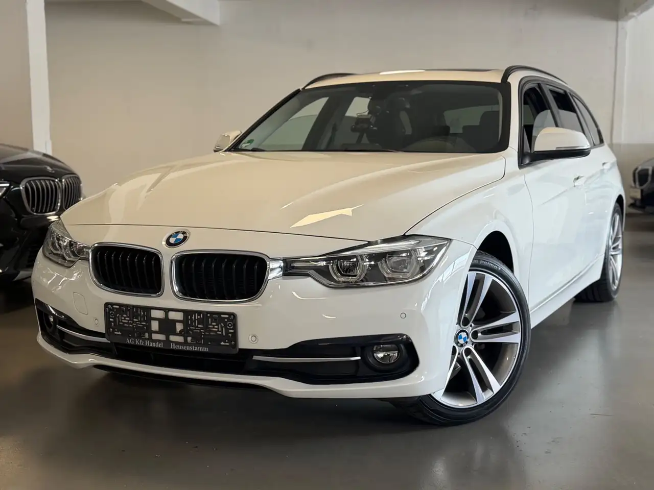 2019 BMW 318 d Sport Line Aut. PANO/HIFI/LED/MULTI, photograph 3