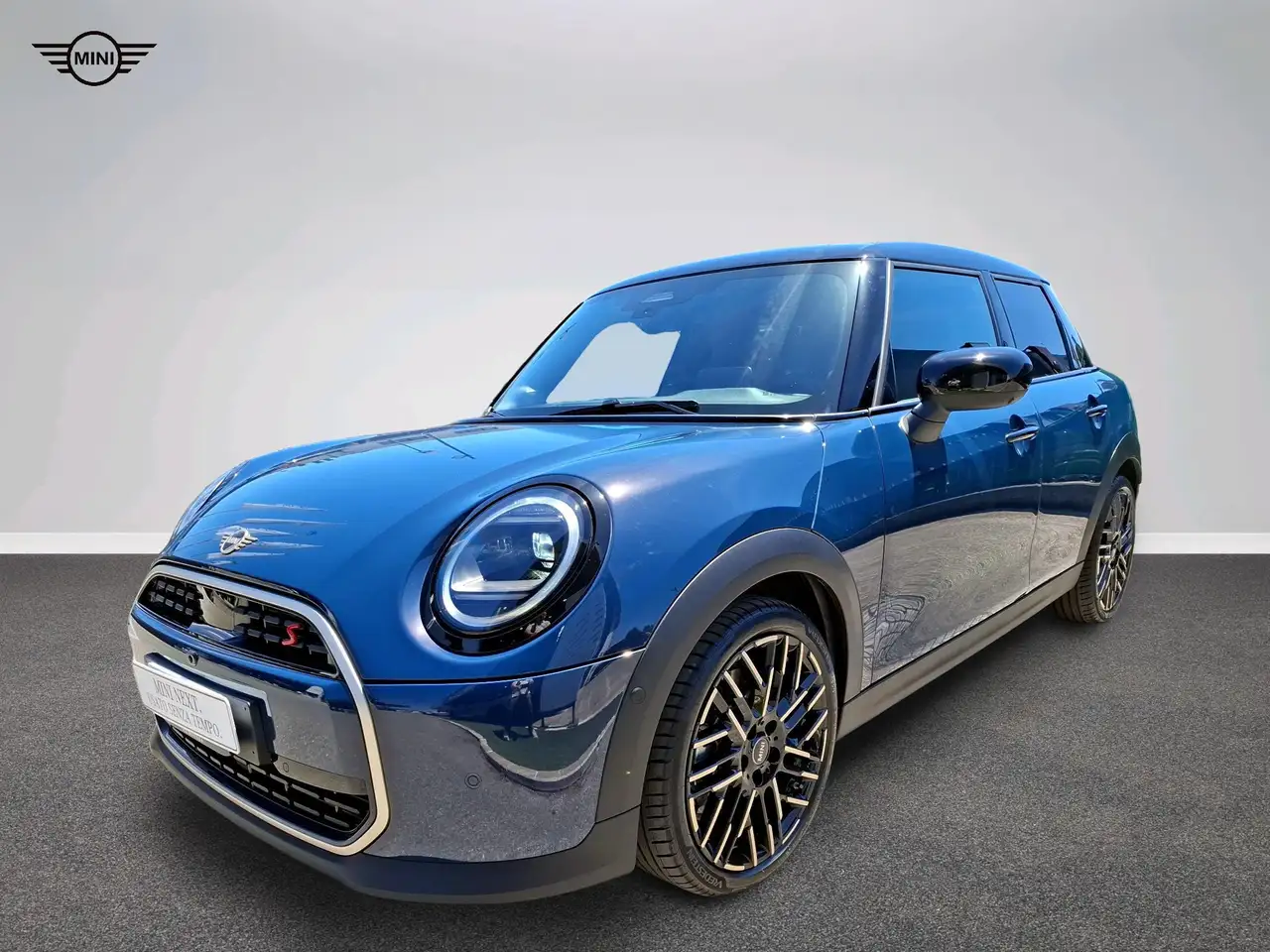 MINI Cooper Favoured — photo 1 of 17