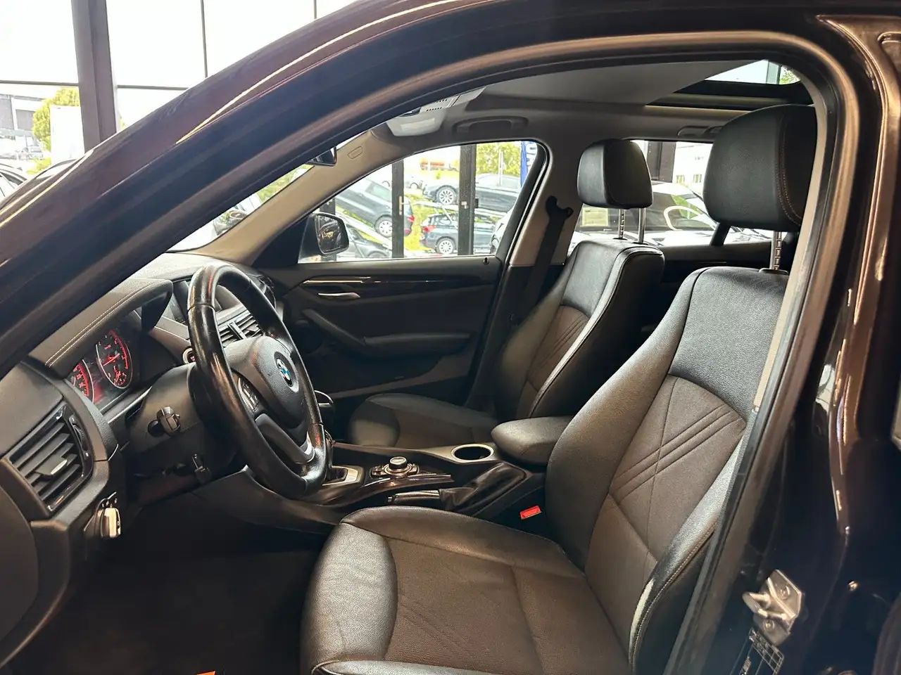 2015 BMW X1 xDrive *PANO*TEMPOMAT*AHK*NAV*PDC*KLIMA*, photograph 10