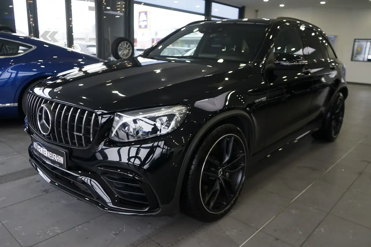 Mercedes-Benz GLC 63 AMG 4Matic+NAVI+KAMERA+HEAD UP+AHK+PANO — photo 1 of 27