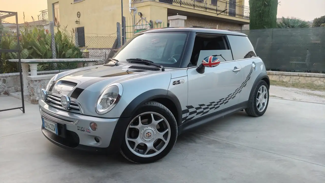 MINI Cooper S 1.6 — photo 1 of 12