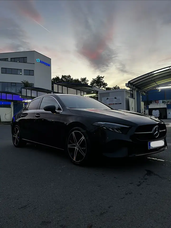 Mercedes-Benz A 180 Limousine Aut. — photo 1 of 13