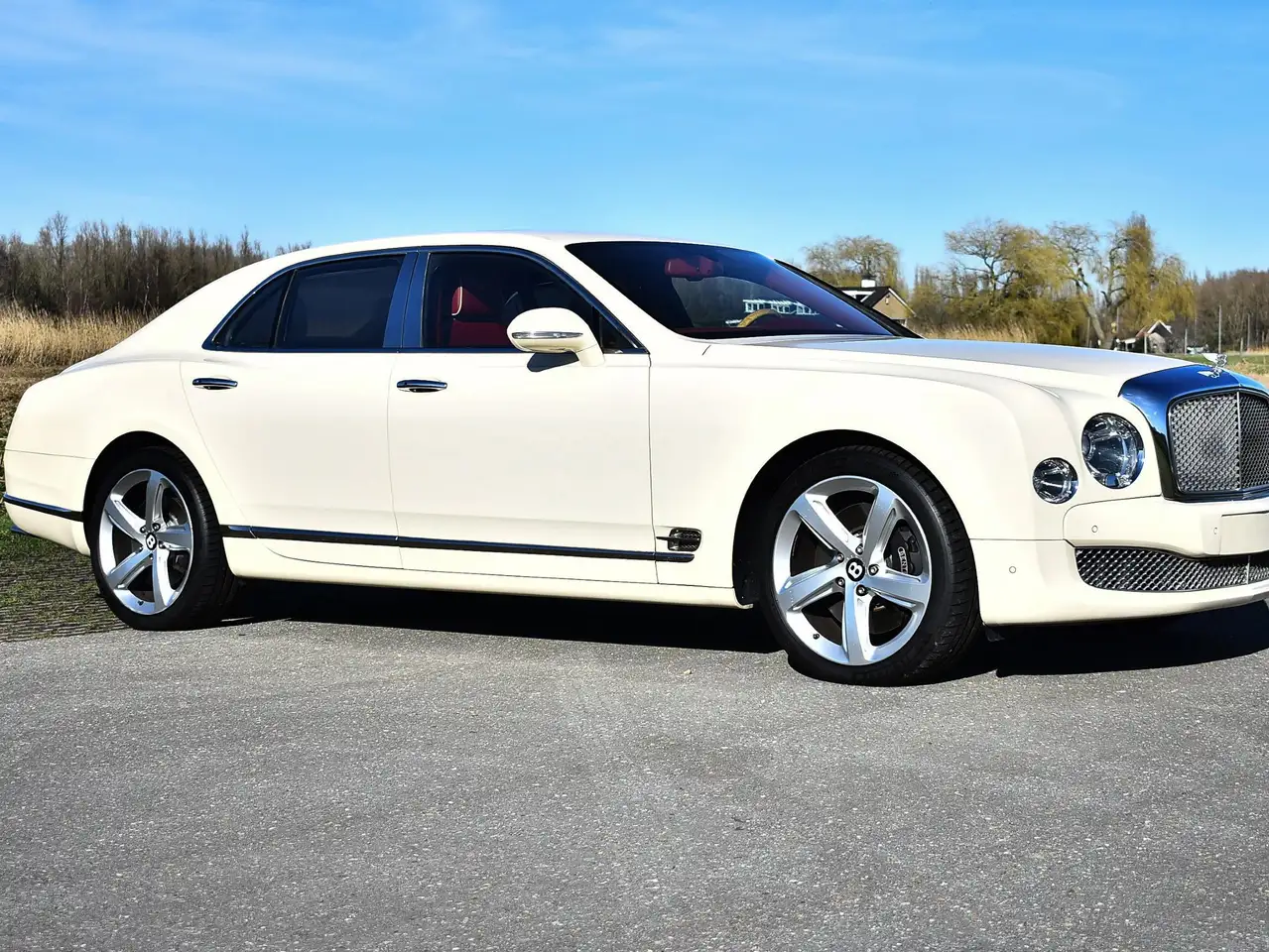 2016 Bentley Mulsanne Mulsanne Speed sedan 6.75L V8, photograph 3