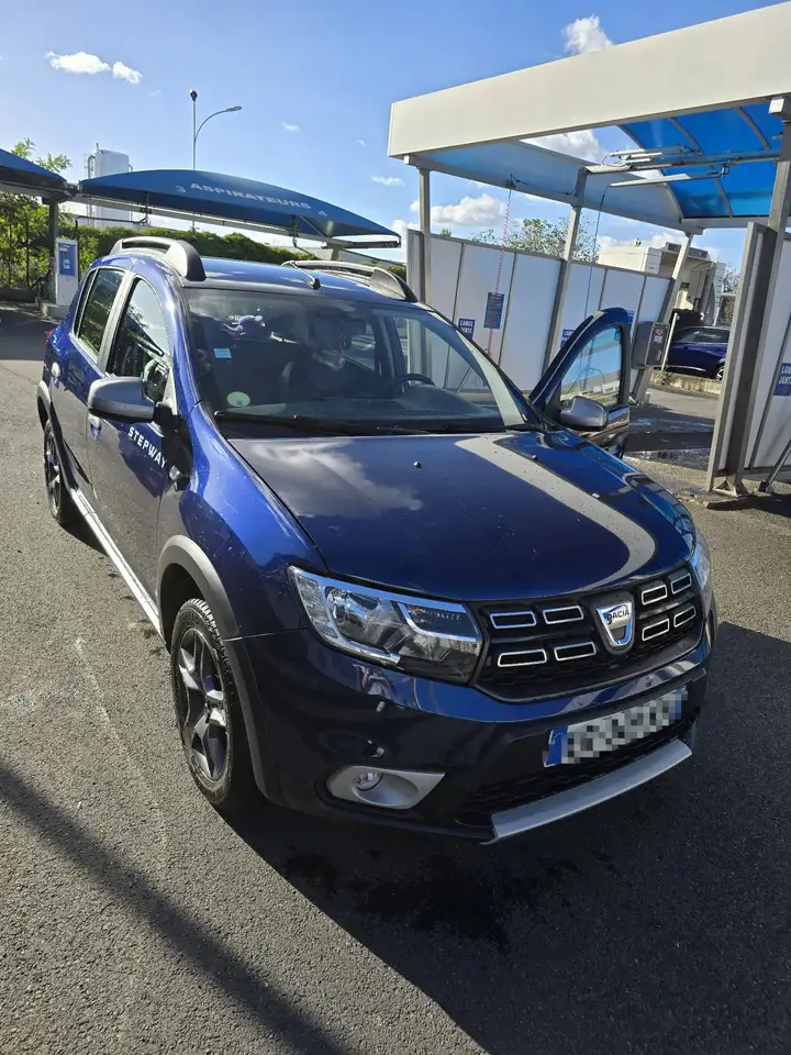 Dacia Sandero dCi 90 Stepway — photo 1 of 7