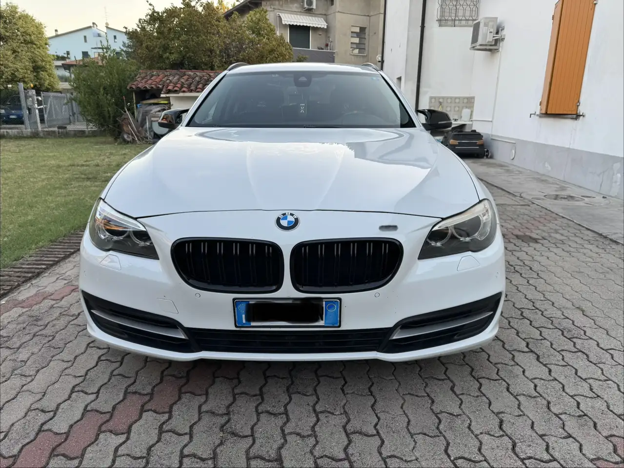 BMW 520 520d Touring xdrive 190cv auto — photo 1 of 9