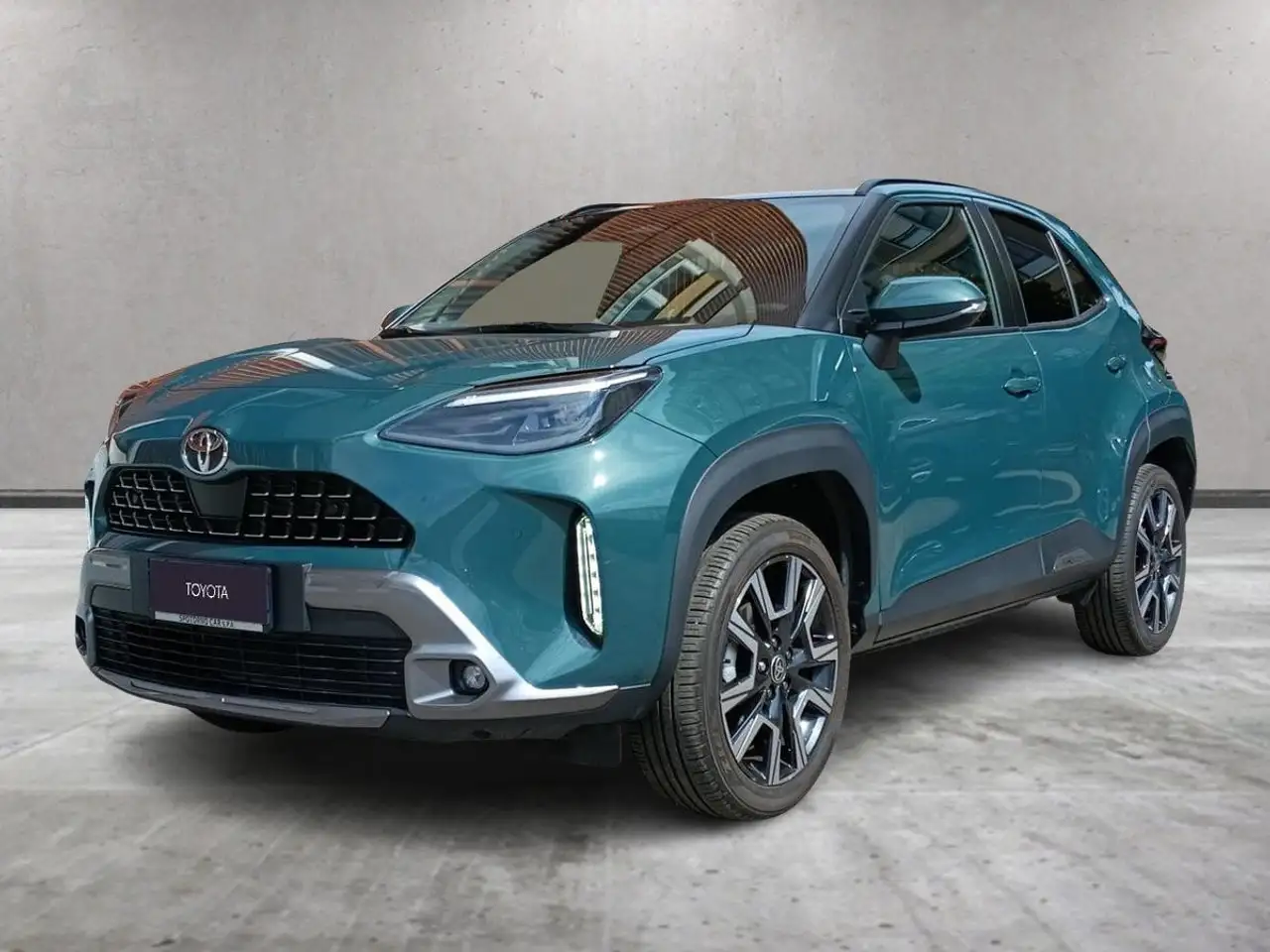 Toyota Yaris Cross 1.5H (130 CV) Lounge E-CVT AWD-i — photo 1 of 10