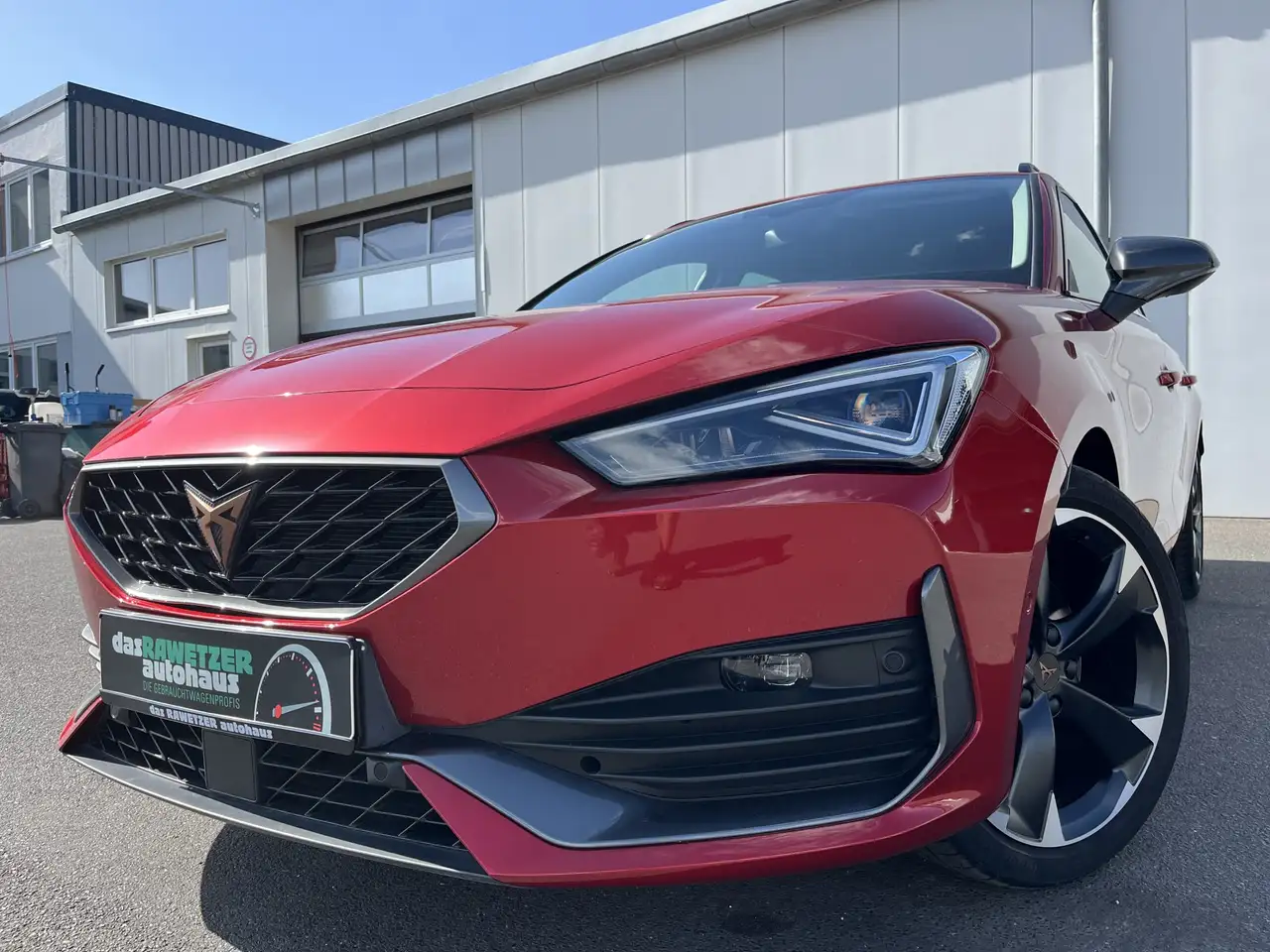 CUPRA Leon SP 2.0 TSI DSG 156€ m.20% Anz. Navi ACC MATRIX R — photo 1 of 31