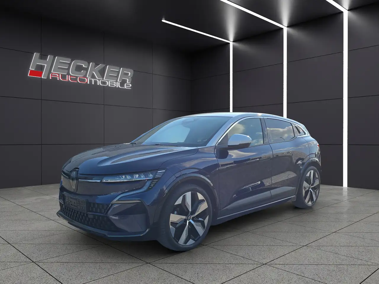 Renault Megane E-Tech EV60 220 Techno (60 kWh) — photo 1 of 14