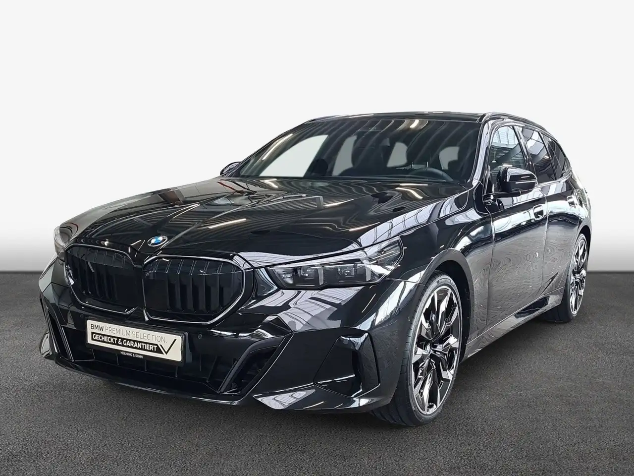 BMW 520 d xDrive Touring M-Sport Pro AHK Pano Head-Up uvm. — photo 1 of 18