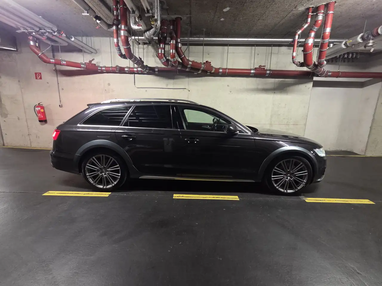 Audi A6 allroad 3,0 TDI quattro DPF S-tronic — photo 1 of 15