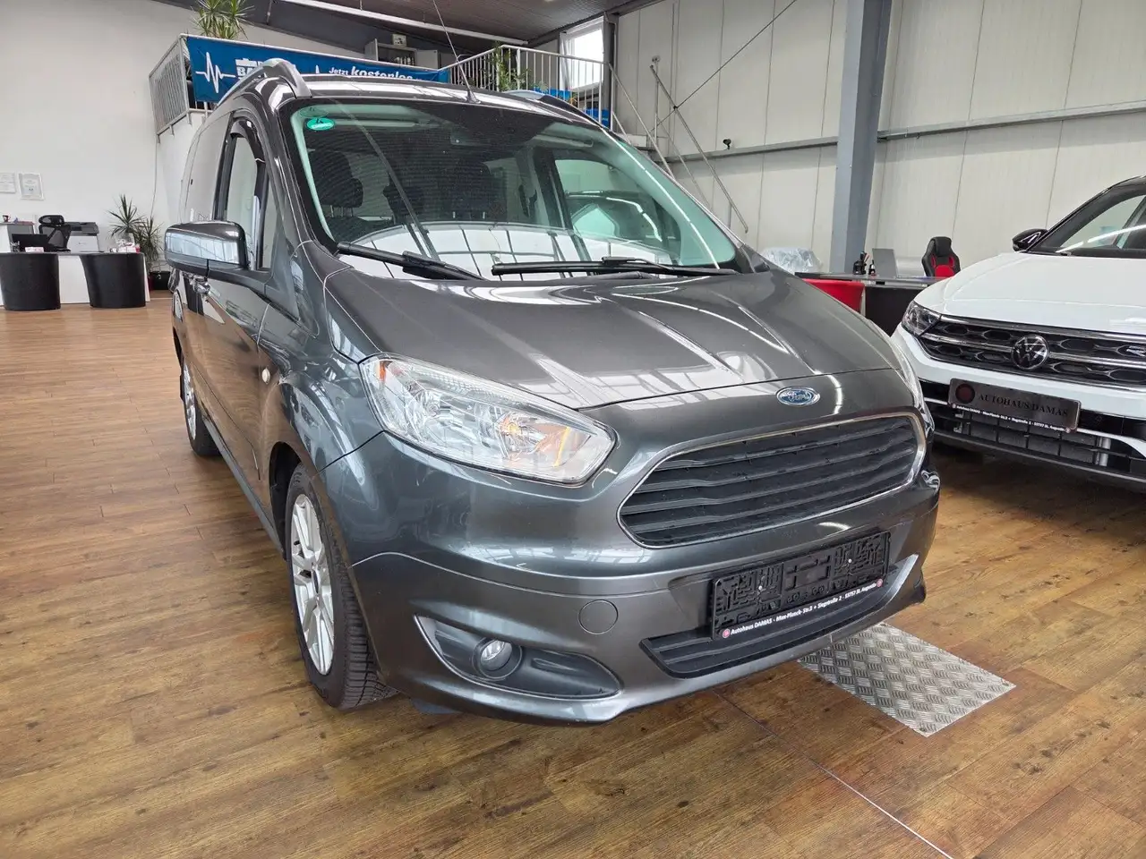 Ford Tourneo Courier Titanium Zahnr..Tüv Neu — photo 1 of 13