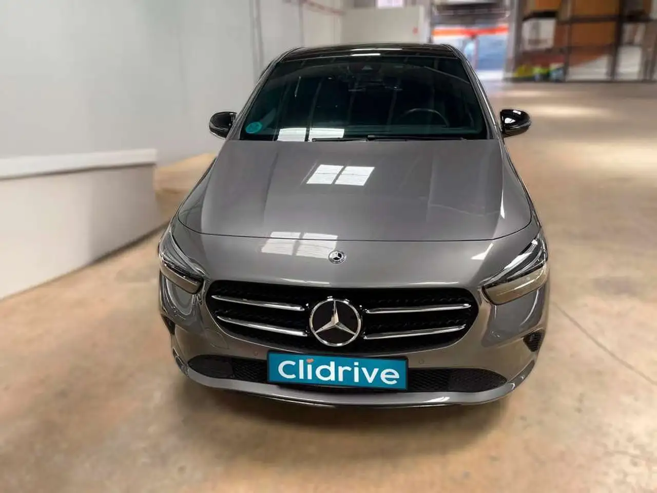 Mercedes-Benz B 180 — photo 1 of 15