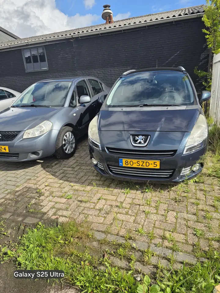Peugeot 5008 1.6 THP Allure 7p. — photo 1 of 16