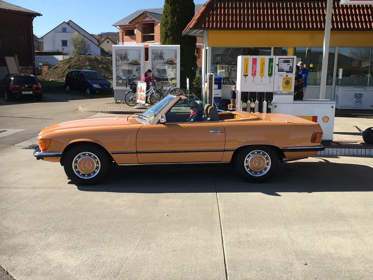 Mercedes-Benz 280 — photo 1 of 15