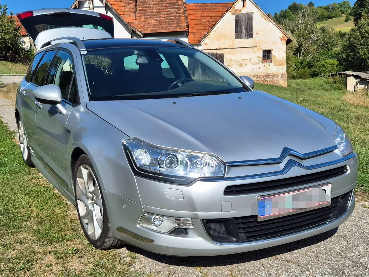 Citroen C5 C5 Tourer 2,2 HDi FAP Exclusive Aut. Exclusive — photo 1 of 9