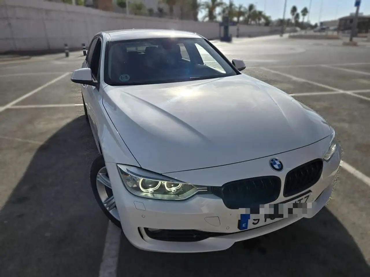 BMW 318 318d — photo 1 of 11