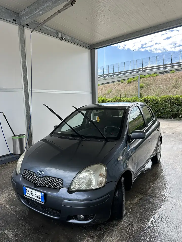 Toyota Yaris 5p 1.0 my03 — photo 1 of 9