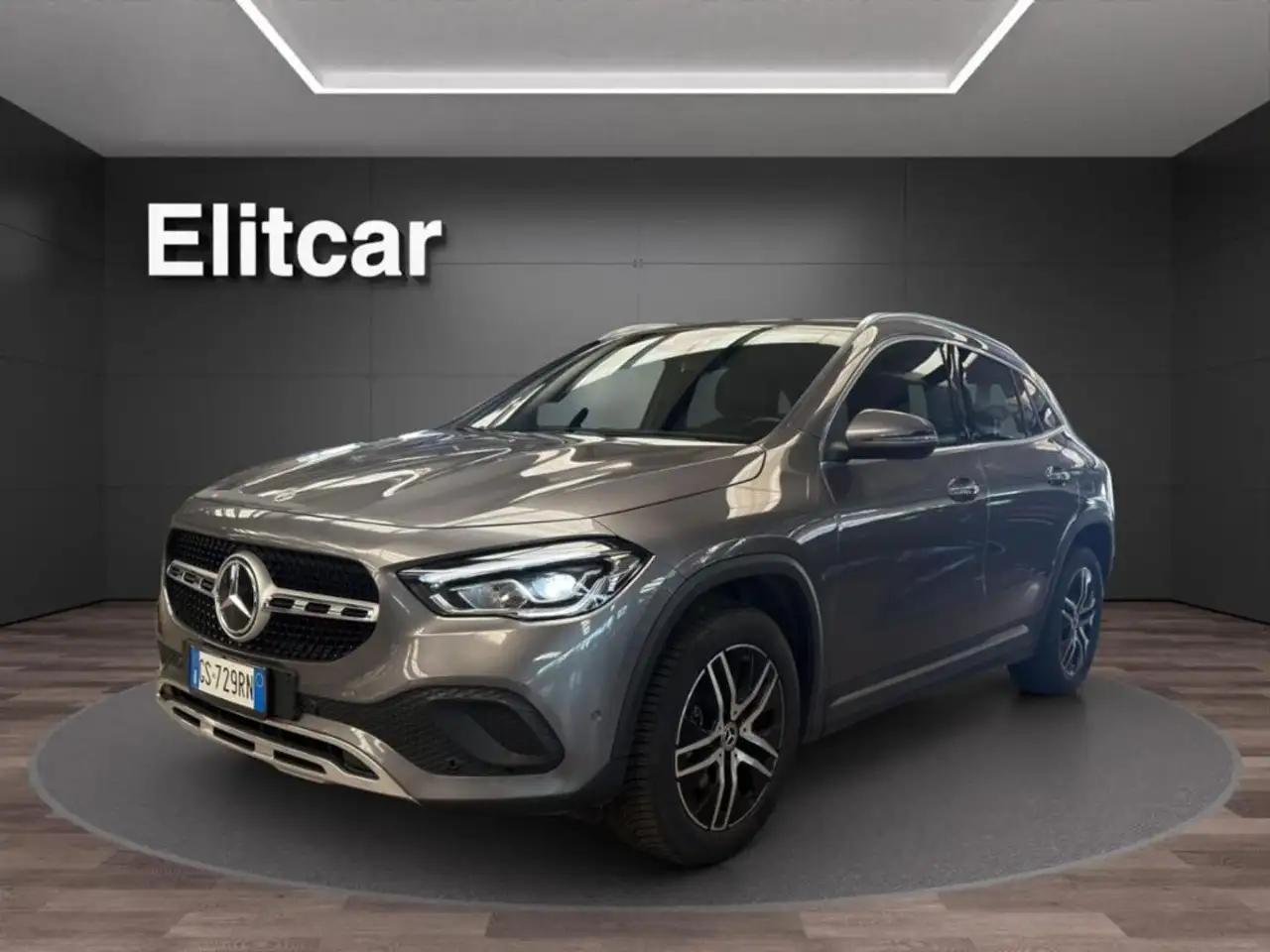 Mercedes-Benz GLA 200 Automatic Sport Plus — photo 1 of 15
