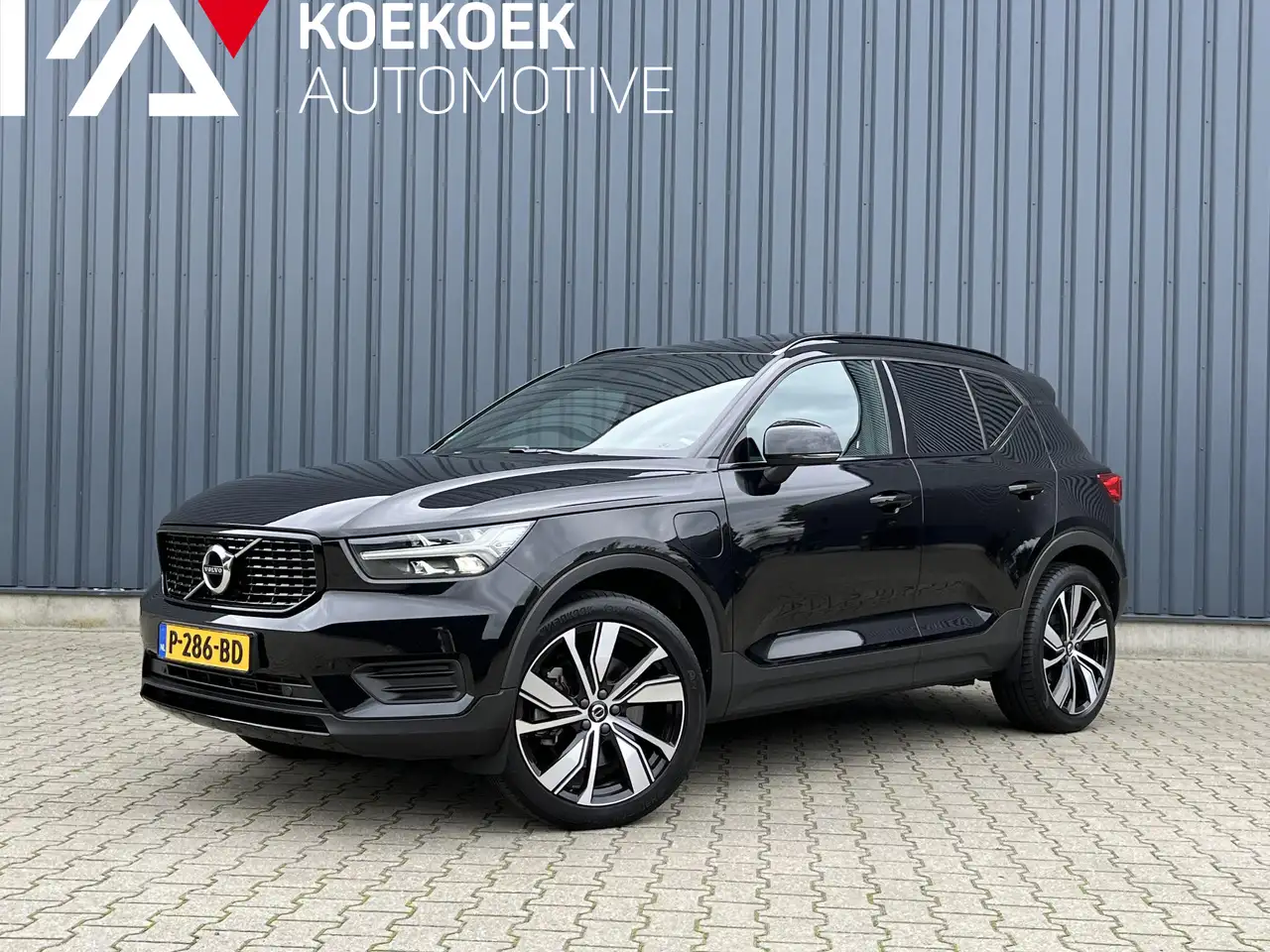 Volvo XC40 1.5 T4 Recharge R-Design — photo 1 of 39