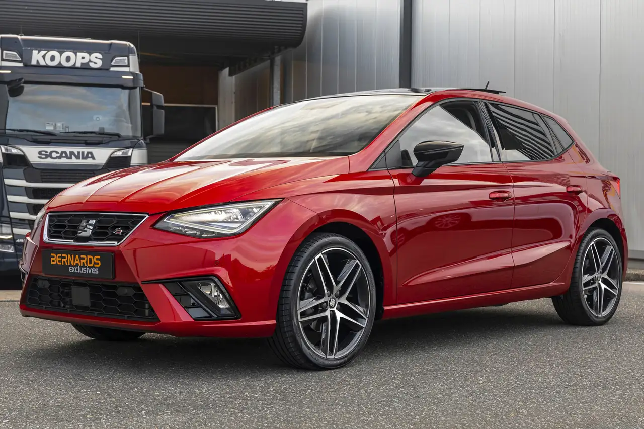 SEAT Ibiza 1.0 TSI FR Business Intense - 6 Bak - Beats Audio — photo 1 of 40