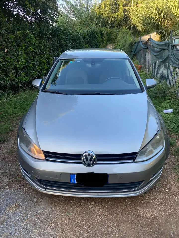 Volkswagen Golf 5p 1.6 tdi Highline — photo 1 of 8