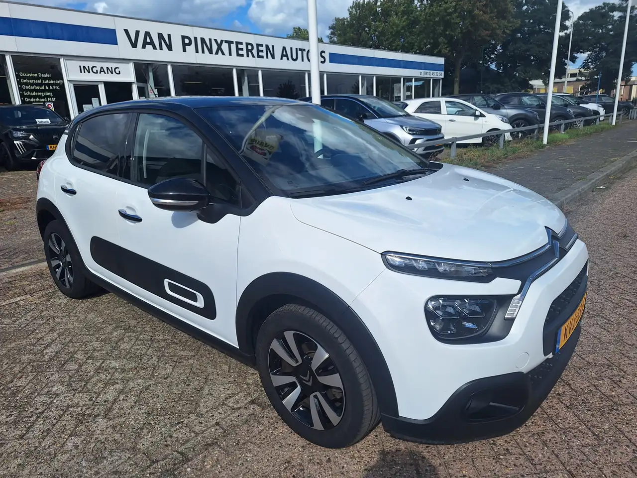Citroen C3 1.2 PureTech Shine — photo 1 of 14