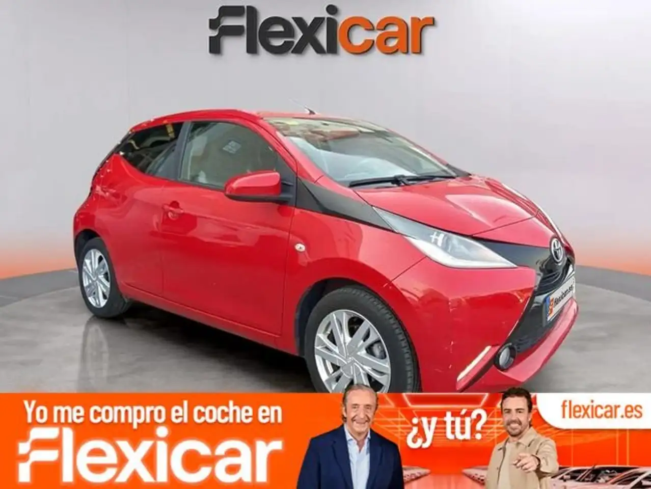 Toyota Aygo 1.0 70 x-play — photo 1 of 18