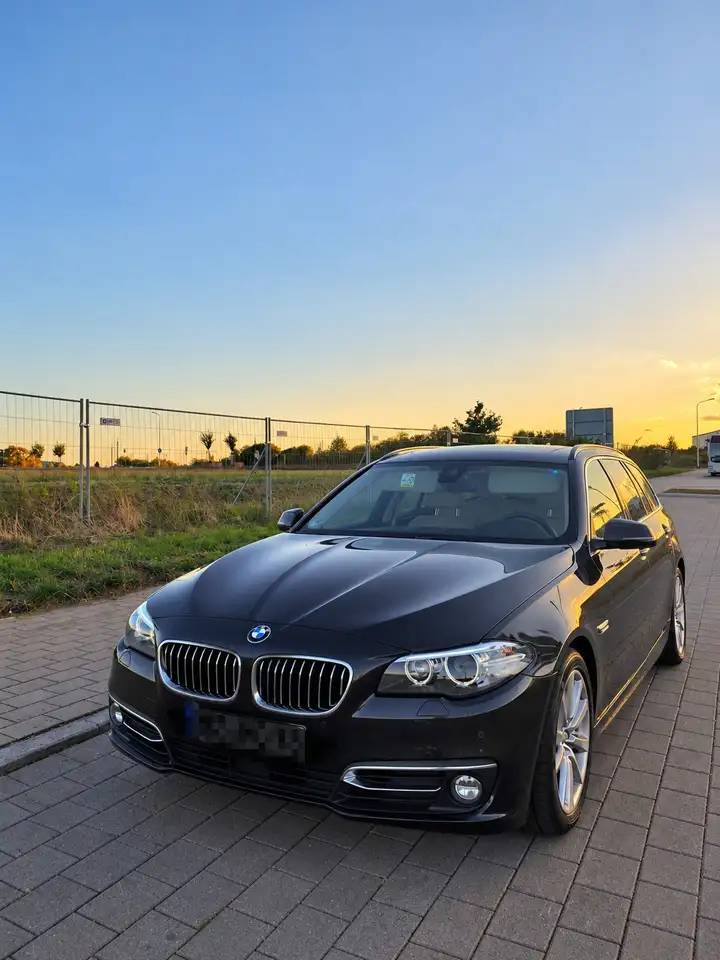 BMW 530 530d xDrive Touring Aut. Luxury Line — photo 1 of 20