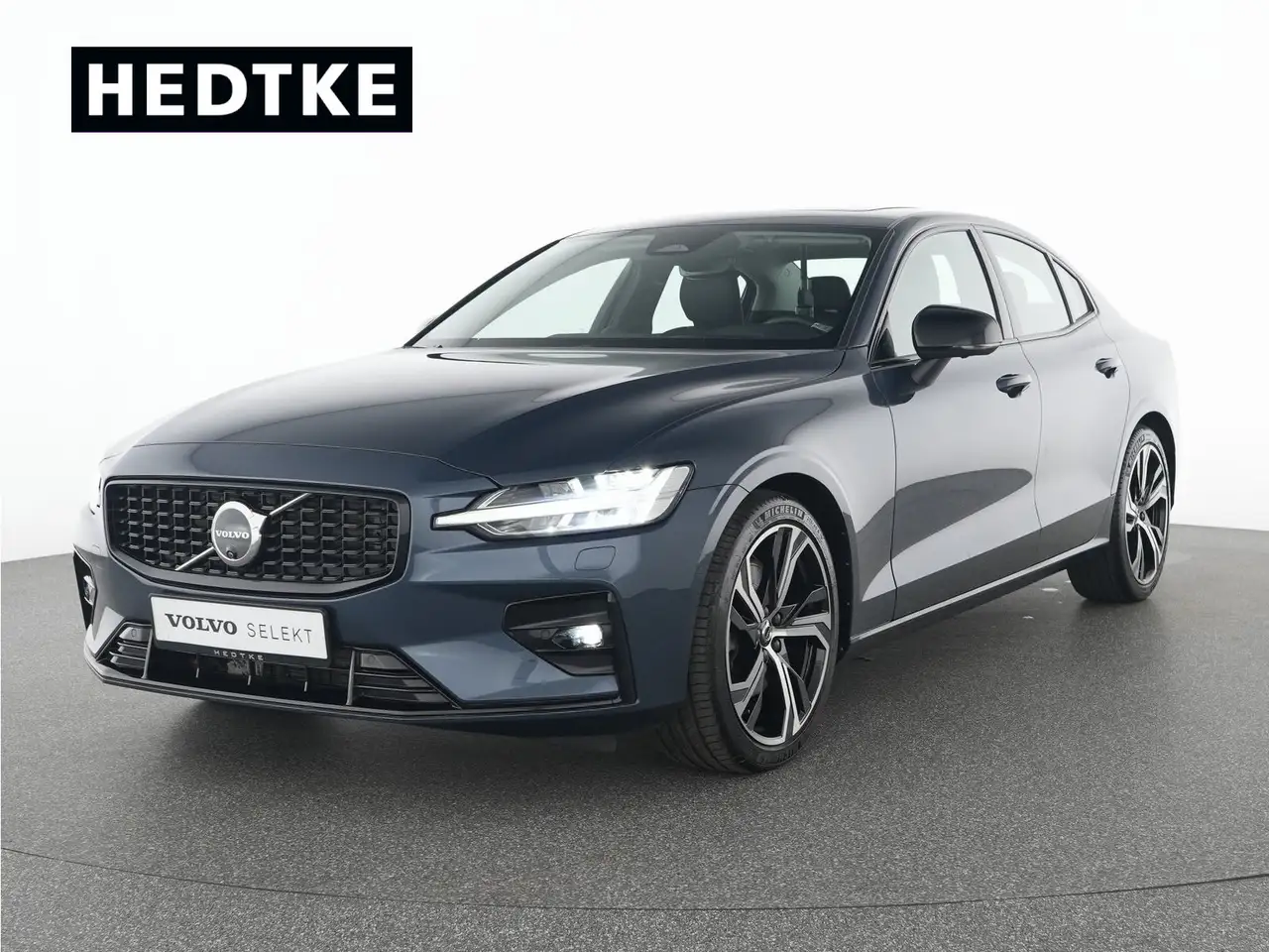 Volvo S60 B5 Benzin AWD Ultimate Dark B&W-SOUND*STHZ — photo 1 of 23