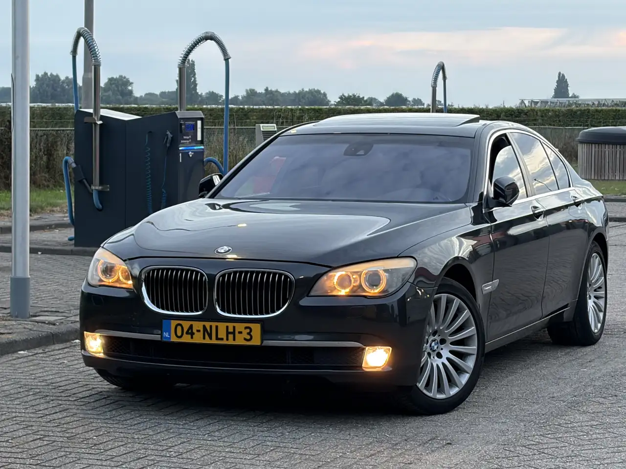 BMW 740 740Li — photo 1 of 20