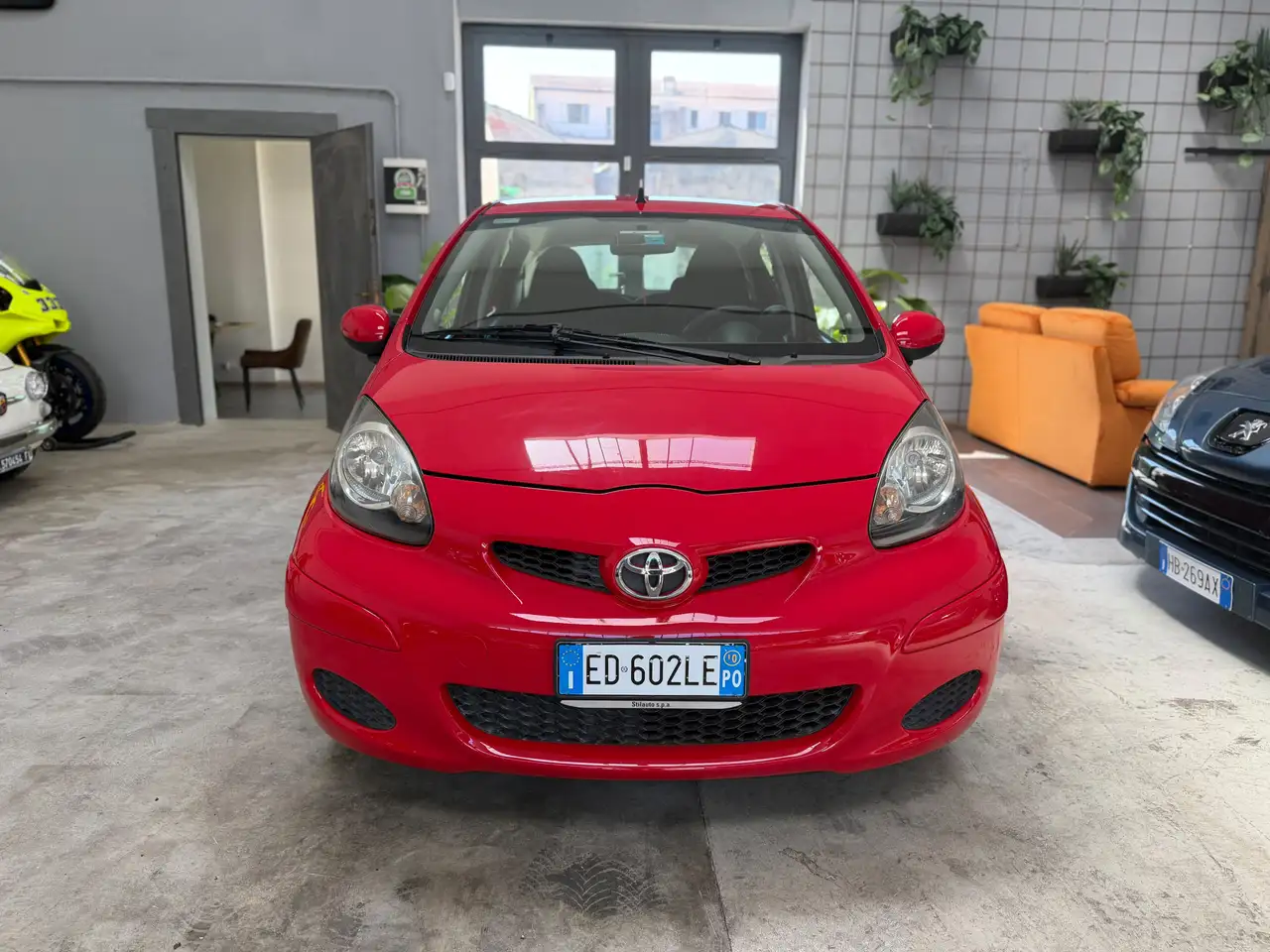 Toyota Aygo Aygo I 2005 5p 1.0 Now Red Edition — photo 1 of 15