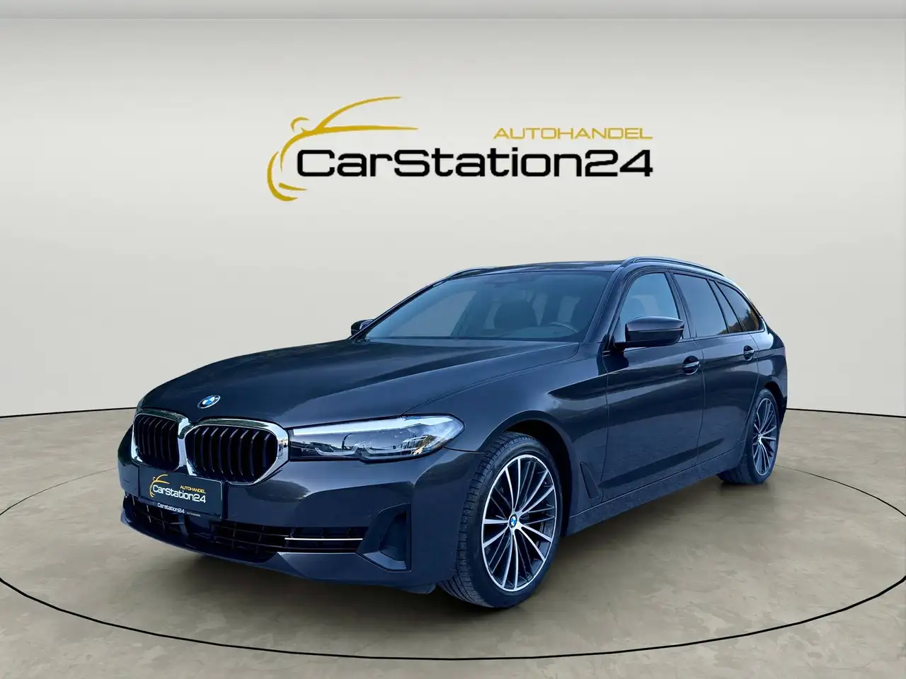 BMW 520 520 d xDrive *1BESITZ*LEDER*DRIVINGASS*ACC*TOTWINK*AMBIENTE*KESSY*MEMORY*HARMANKARDON*VOLLLED*19ZOLL* — photo 1 of 40