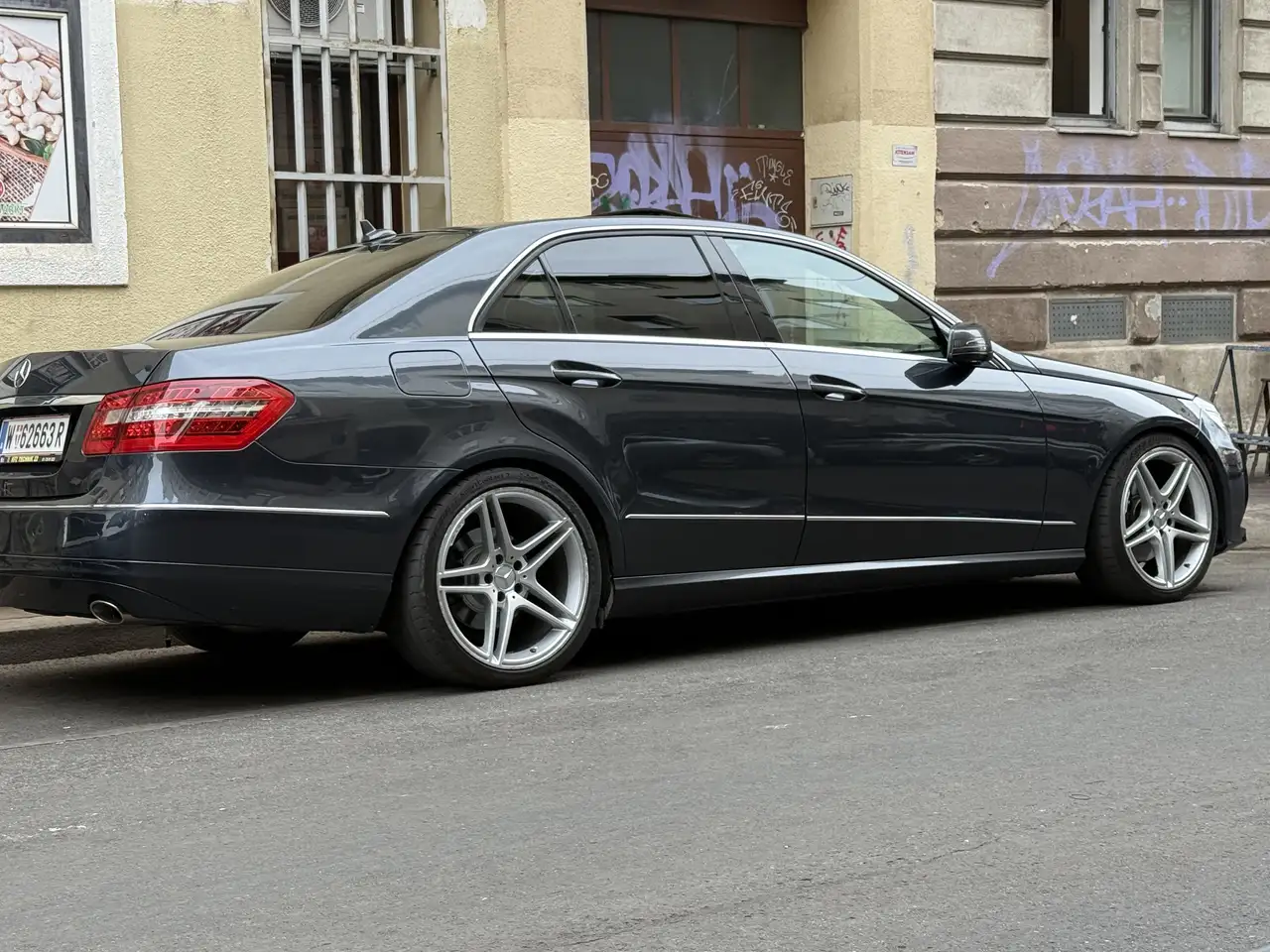 Mercedes-Benz E 350 E350d CDI — photo 1 of 5