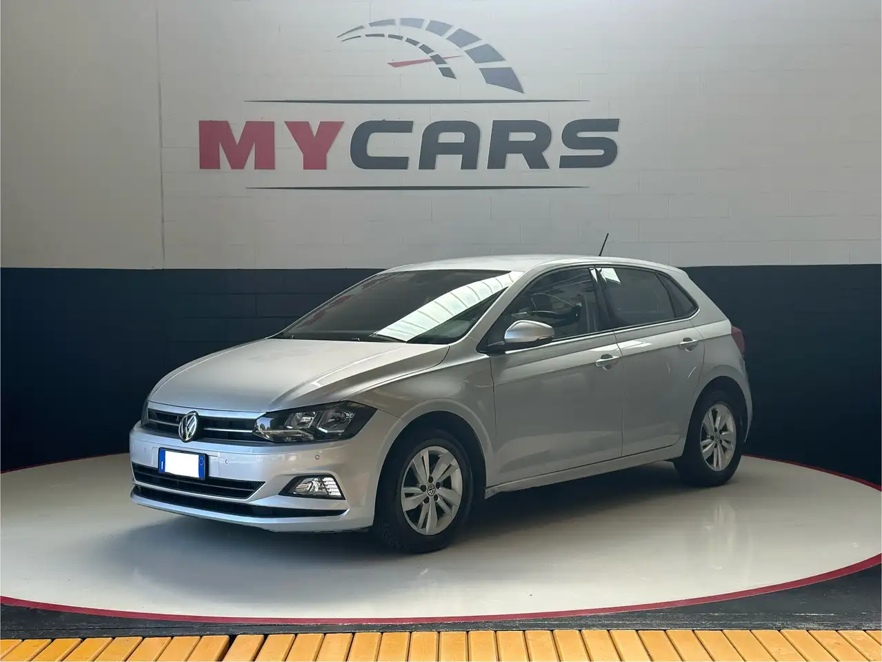 Volkswagen Polo 1.6 tdi Comfortline 95cv — photo 1 of 14