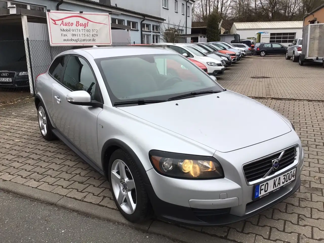 Volvo C30 1.6 D Drive Kinetic — photo 1 of 14