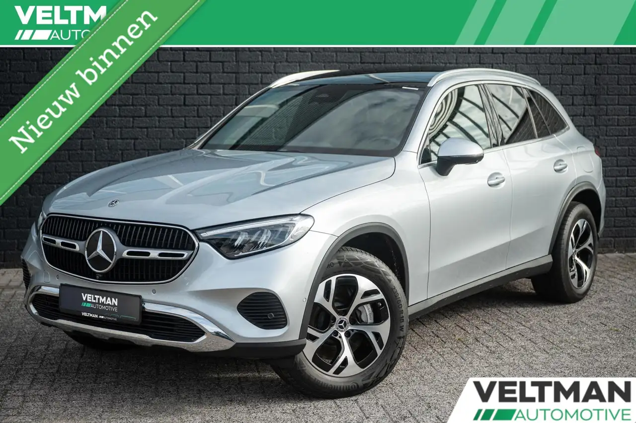 Mercedes-Benz GLC 300 300e 4MATIC Luxury Line PANORAMADAK TREKHAAK 360 C — photo 1 of 30