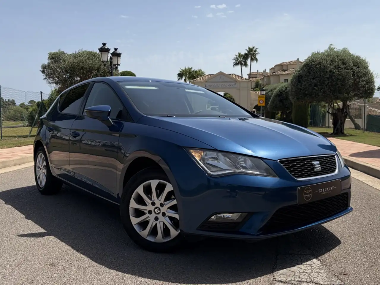 SEAT Leon 1.6 TDI 105 I-Tech Start&Stop — photo 1 of 15