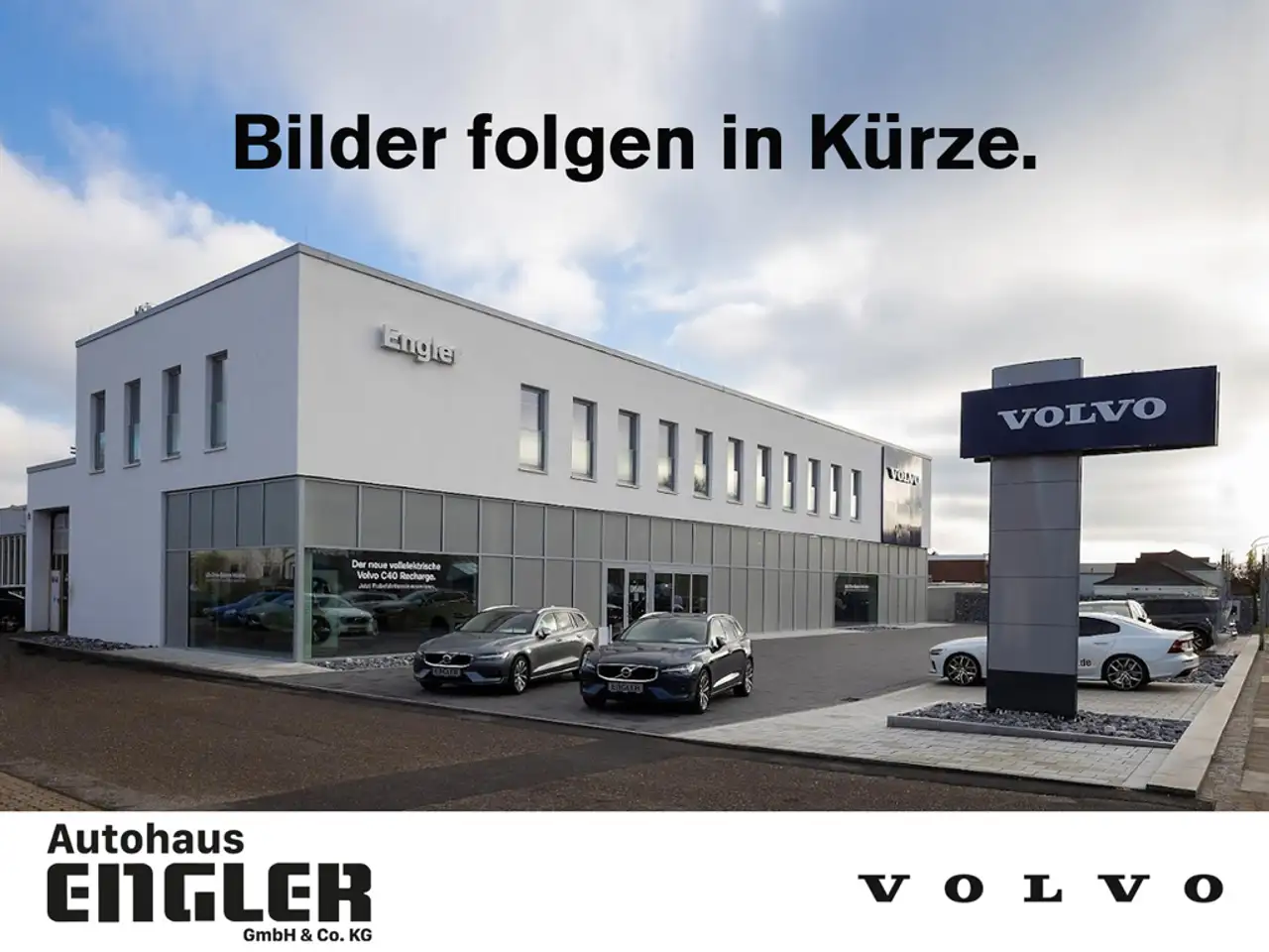 Volvo XC60 B5 (Benzin) Plus Black Edition AWD PanoDach — photo 1 of 1
