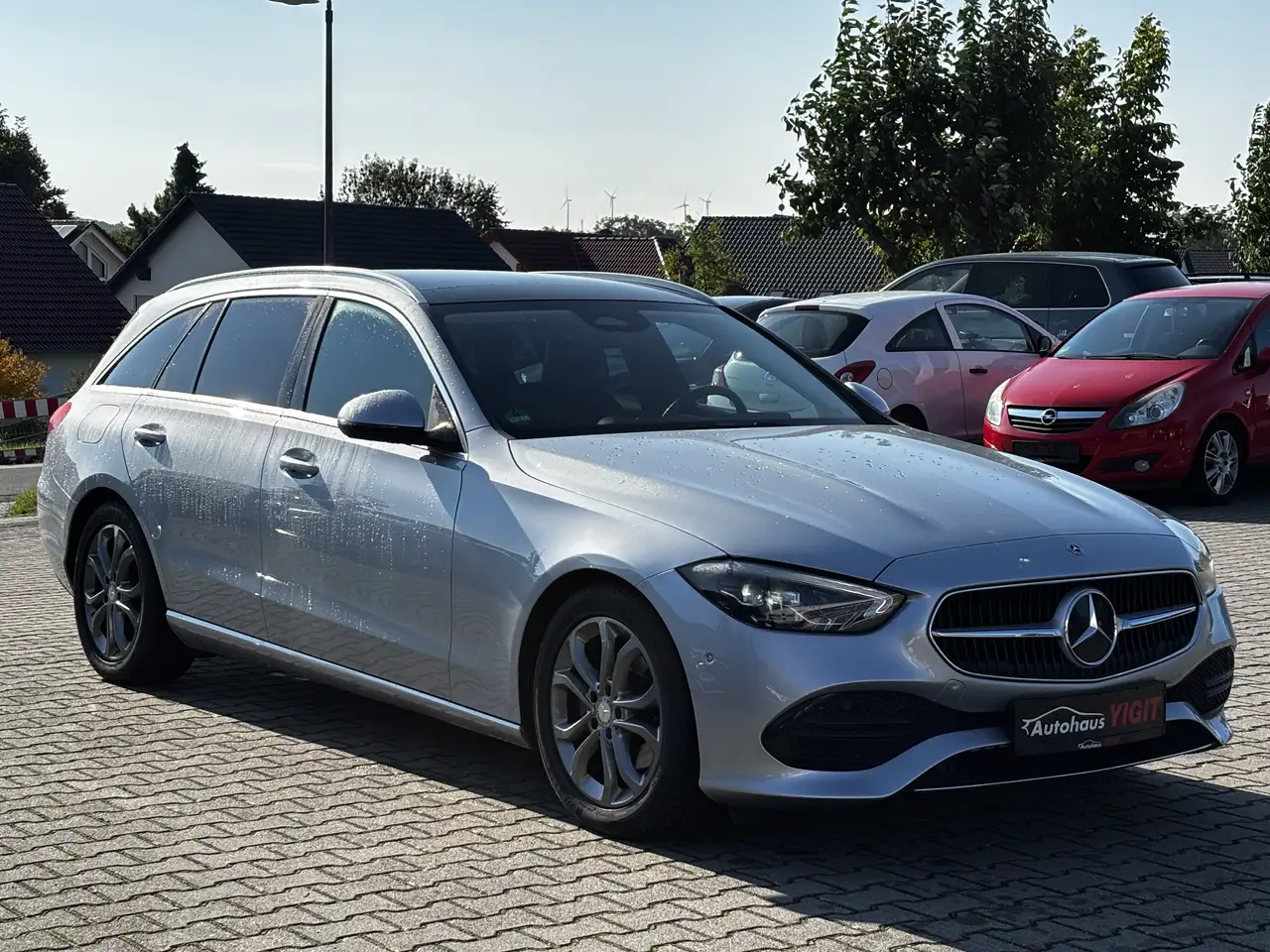 Mercedes-Benz C 180 T AVANTGARDE Mildhybrid+Panorama+Business+SPORT — photo 1 of 14