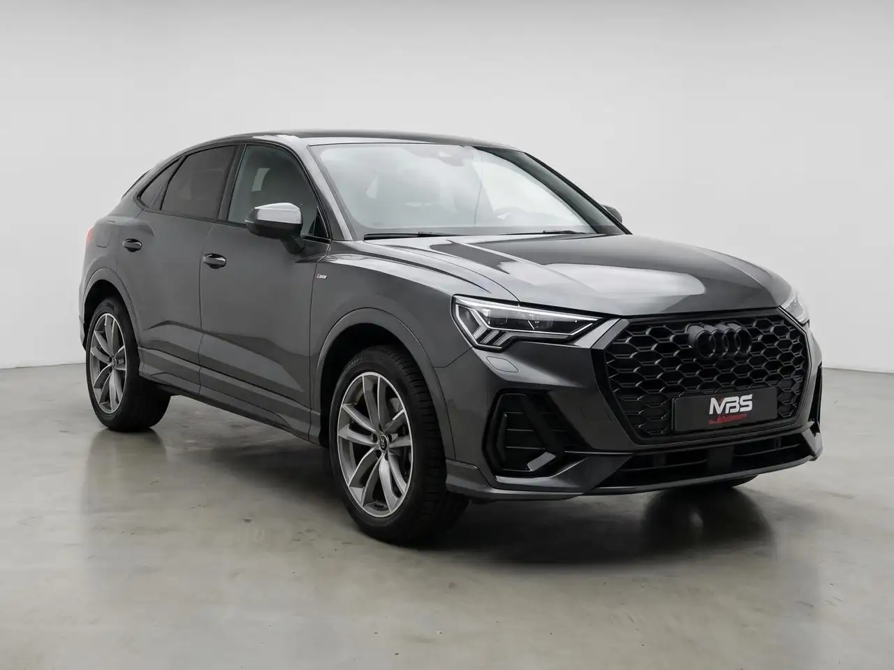 Audi Q3 *TFSI* 1PROP* S-LINE* XENON* CAMERA* CRUISE* — photo 1 of 15