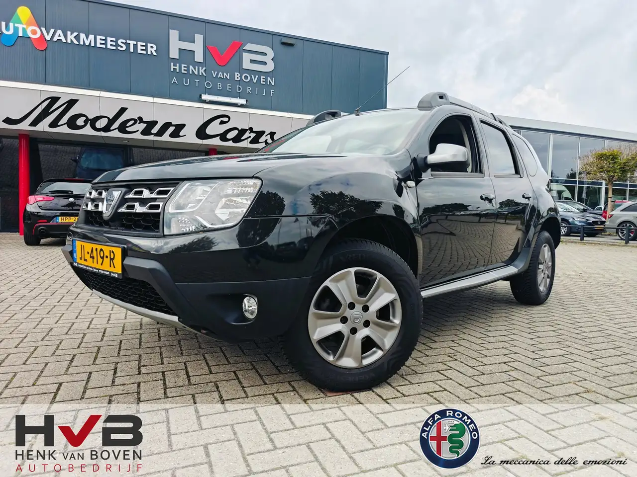 Dacia Duster 1.2 TCe 4x2 Prestige — photo 1 of 17