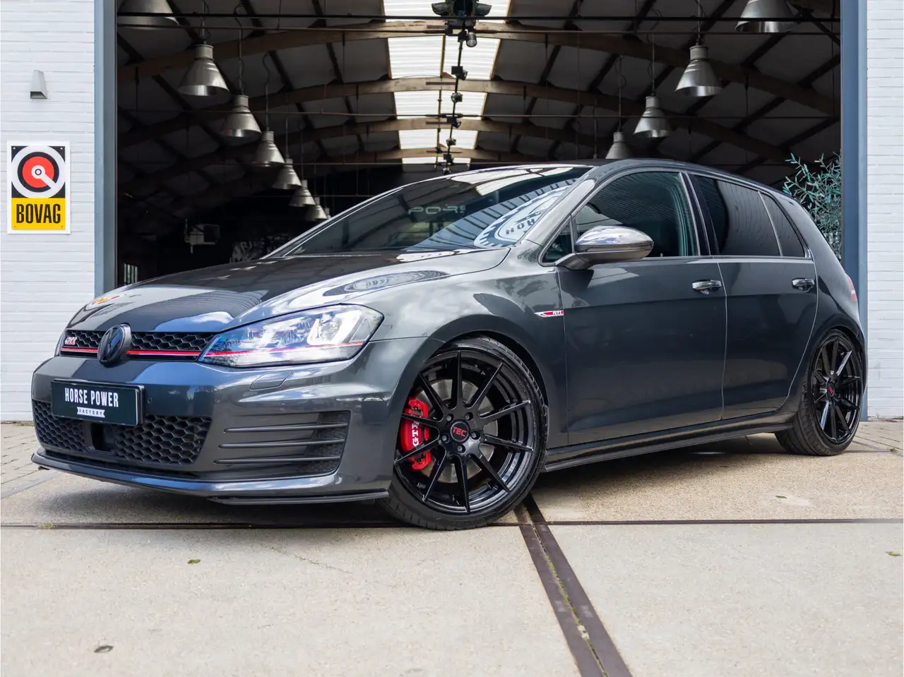 Volkswagen Golf GTI 2.0 TSI Performance *ACC | Blindspot | Lane assist — photo 1 of 40