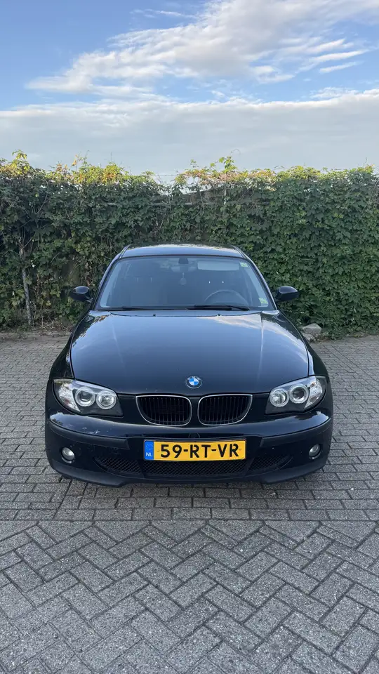 BMW 118 118d — photo 1 of 6